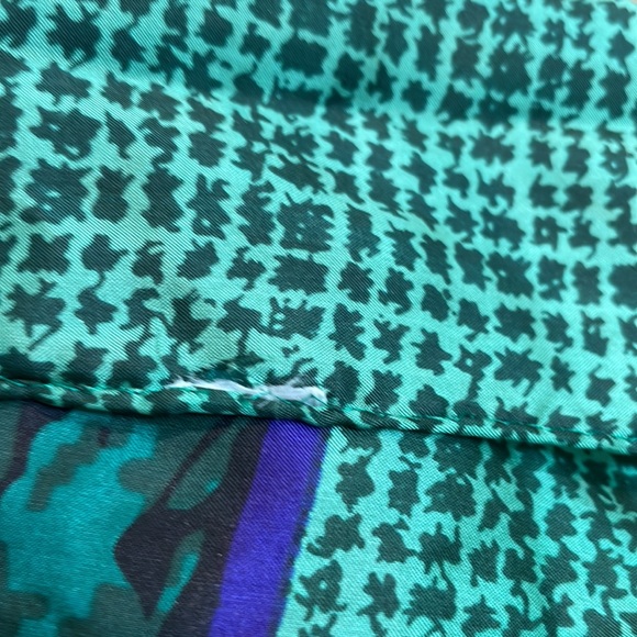 CHRISTIAN DIOR 100% silk square scarf greens/blues/purple/paisley/b+w+swirlydoos - Picture 14 of 15